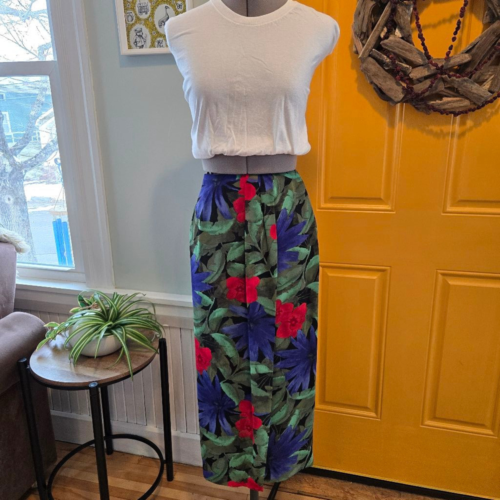 Vintage Women's Amanda Smith Floral Maxi Skirt Size 10 Petite Black Blue Red